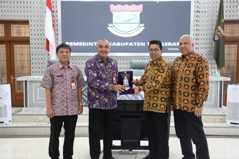 Zaki Paparkan Program Pembangunan Kepada Mahasiswa S2 dan S3 Universitas Negeri Padang
