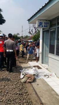 Terobos Palang Pintu, Pengendara Motor Tewas Tertabrak Kereta Api Lokal Merak-Rangkasbitung