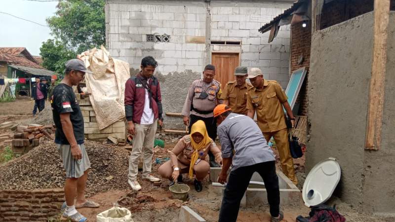 Cegah Dolbon, Pemkab Tangerang Bangun 72 Jamban di Sukamulya
