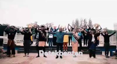 Tampak dalam Video Jargon  Bacawalkot Tangsel di dampingi Abang Nona Tangsel (Foto DB).