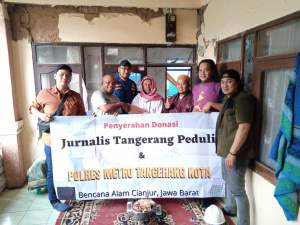 Salurkan Bantuan Untuk Korban Gempa Cianjur, Jurnalis Tangerang Sambangi  Ponpes Al-Ahzan Siliwangi