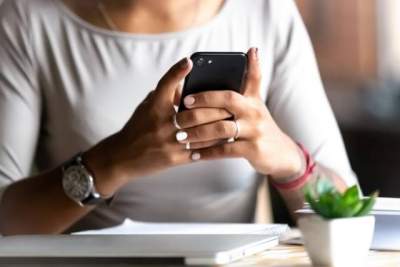 Virus Corona Bisa Hidup Di Layar Smartphone? Berikut penjelasannya