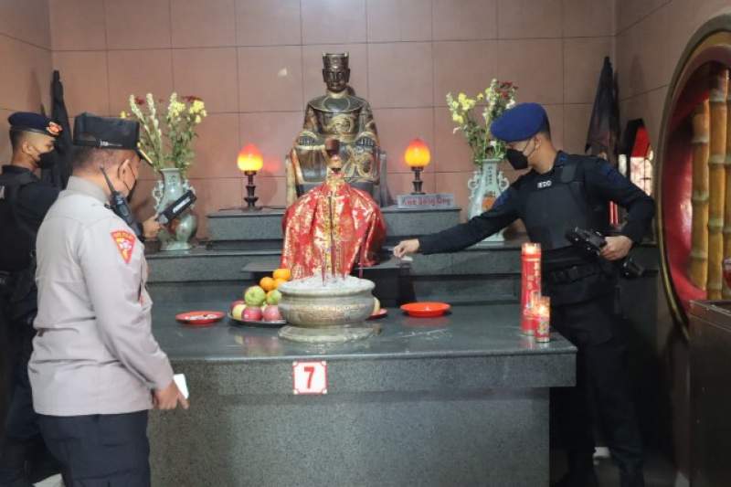 Antisipasi Teror, Vihara di Kota Tangerang Dijaga Ketat Polisi