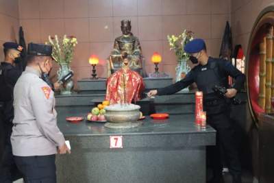 Antisipasi Teror, Vihara di Kota Tangerang Dijaga Ketat Polisi