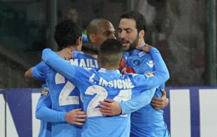 Napoli Lolos Ke Babak 16 Besar Piala Eropa