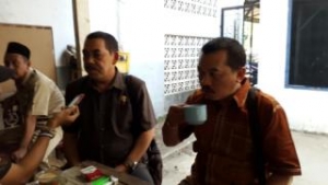 Kunker DPRD Kab Banyumas Terpaksa Menunggu Di Warkop
