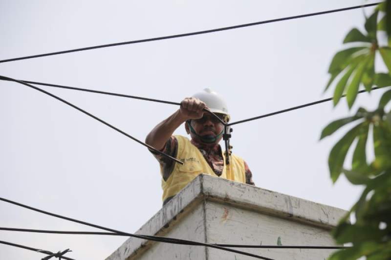 Sachrudin Respon Keluhan Warga, Penataan Kabel Fiber Optik yang Semerawut dan Perkuat Turap