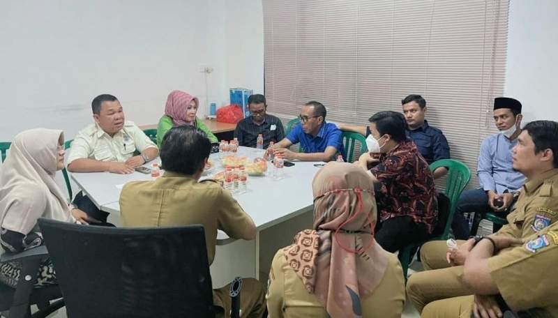 Komisi III DPRD Tangsel saat Sidak di pasar Ciputat.