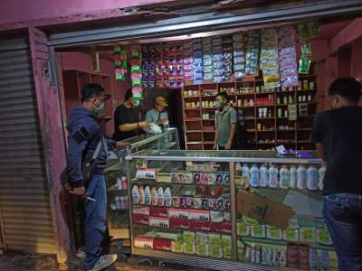 Toko Kosmetik di Jayanti Digeledah Polisi