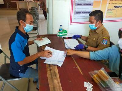 Kadinsos Tangsel Bilang BST Disalurkan Door to Door, Nyatanya di Rengas Tidak