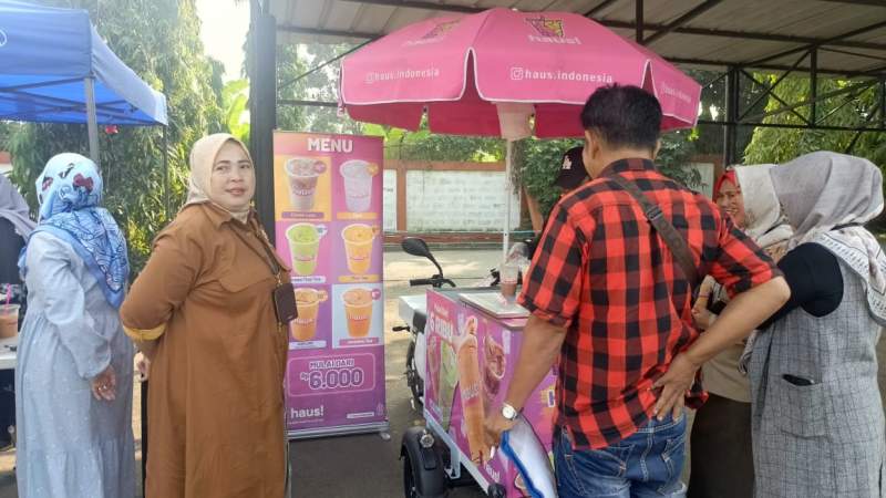 Tak Gunakan APBD, Samsat Serang  Sediakan Makan dan Minum Gratis bagi Wajib Pajak