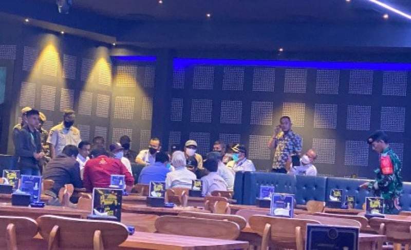 Periksa Perizinan, Satpol PP Sambangi Pose Bar & Resto Citra Raya