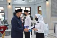 Bupati Serahkan 28 SK Pengangkatan CPNS