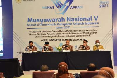 Zaki Pimpin Pleno Munas Apkasi