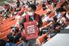 Relawan Operasi Semut di Jakarta International Stadium selama pertandingan IYC 2021. (foto: Aip/detak)