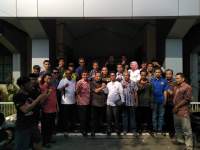 Barohi Serahkan Berkas Pendaftaran Jadi Ketua Koni Kota Serang