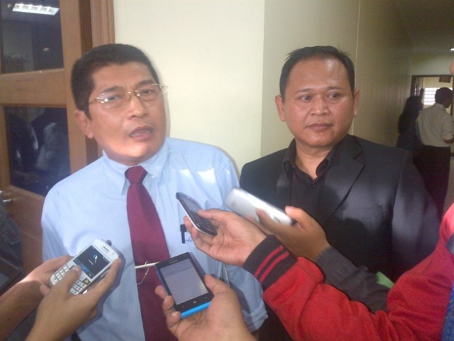  H Gatot dan H Kuswarsa dari Komisi I DPRD Kota Tangerang seusai Hearing