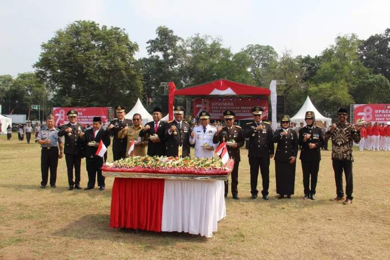 Syukuran Hari Kemenkumham ke-78, Tumpeng Kemenkumham Banten di Berikan Kepada Mitra Kerja