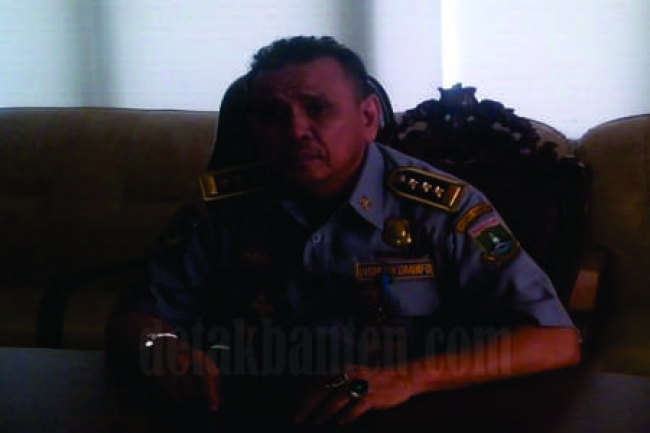 Kepala Dishubkominfo Provinsi Banten, Revri Aroes