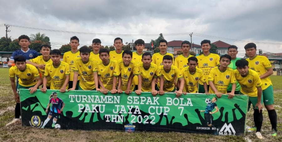 Kesebelasan DLA Gondrong Petir, melaju ke putaran dua sepakbola Pakujaya Cup setelah unggul 4-3 melalui adu penalti.