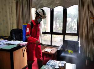 Satu Anggotanya Reaktif, Gedung DPRD Cilegon Disemprot Disinfektan