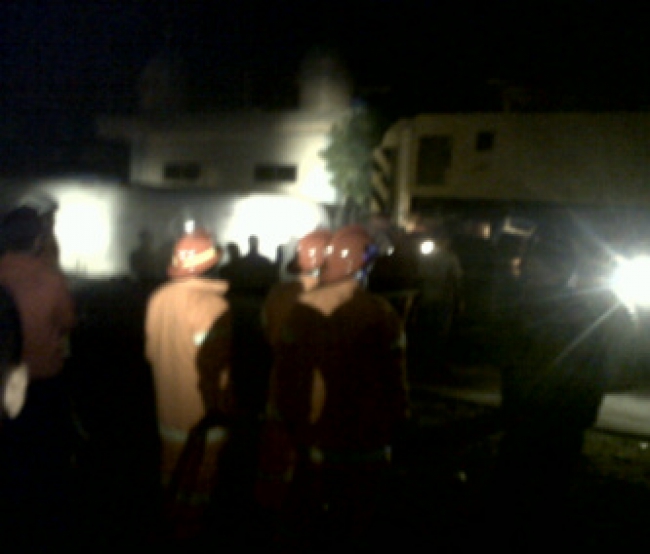 Truk LPG Terguling, Warga di Evakuasi