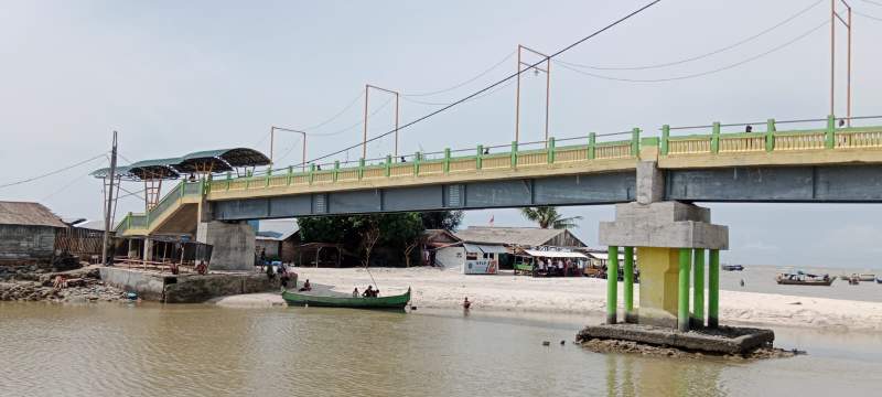Jembatan pantai Sialang Buah ikonik destinasi wisata Serdang Bedagai.