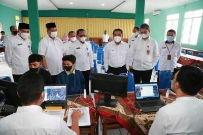 Sidak PPDB, Pj Gubernur Al Muktabar : Alhamdulillah Lancar