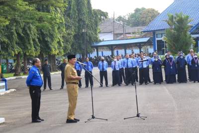 Dewan Pengawas Pimpin Apel Pagi.