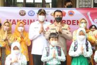 Zaki Dampingi Kapolda Banten Pantau  Vaksinasi di Madrasah Ibtidaiyah