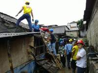 Bedah rumah Mayora Group di CIkupa, Kabupaten Tangerang.