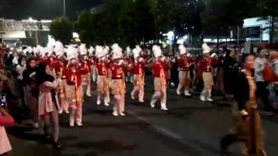 Warga Kota Serang Tumpah Ruah Nonton Pawai Obor