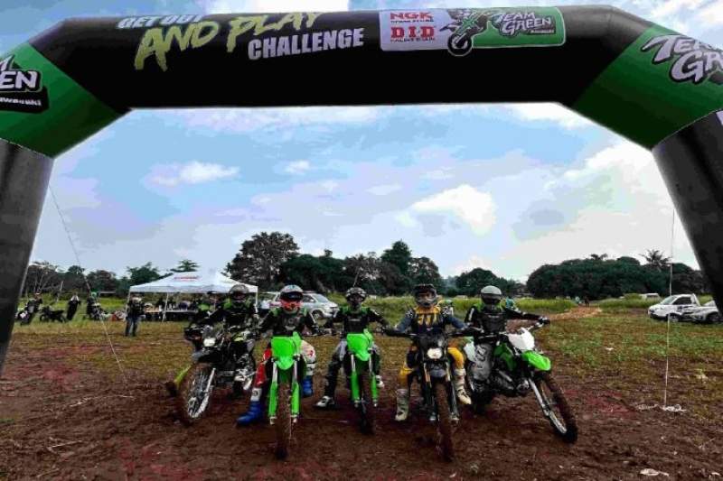PT. Kawasaki Motor Indonesia menggelar latihan bersama offroad di Sirkuit Get Out and Play Klapanunggal, Kabupaten Bogor.