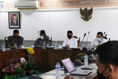  Rapat Koordinasi Tim Koordinasi Pilkades Kabupaten Serang di Aula KH. Syam&rsquo;un, Jum&rsquo;at, (2/7/2021). (aden)