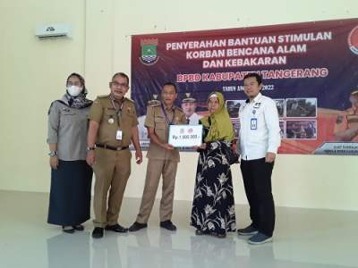 BPBD Salurkan Bantuan Korban Bencana di GSG Kecamatan Solear
