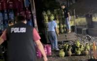 polisi menangkap para pelaku oplos gas.