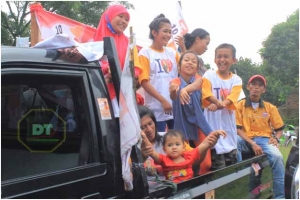 Anak-anak ikut berkampanye