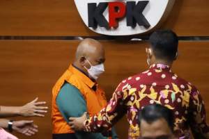 Terpidana mantan Wali Kota Bekasi, Rahmat Effendi saat digiring ke gedung KPK, Jakarta.