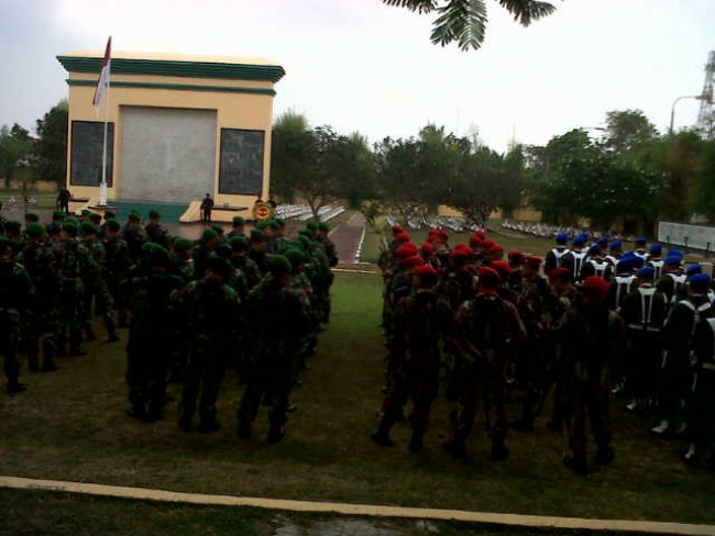 Tak Ada Gambar Pahlawan di Sekolah, Rano Sedih