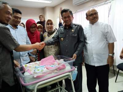 Proses Seleksi,&nbsp; Secara Sah Bayi Perempuan Di Adopsi Warga Pandeglan