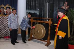 Ketua PBNU Hadiri Wisuda Perdana Universitas Matana