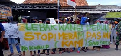 Forkompimcam Sepatan Timur Tampung Aspirasi Pendemo Di Kantor Desa Lebak Wangi