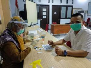 Cegah Terpapar Covid 19, 41 Sekertariat KPU Kabupaten Serang Jalani Rapid Test