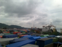 Cuaca Buruk Terjang Pelabuhan Merak