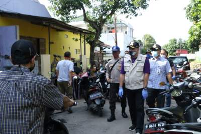 Sidak Ke Sepatan dan Medang, Zaki Pantau Penyaluran Bansos Covid 19