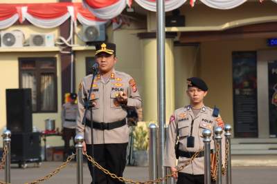 Kapolres Serang Pimpin Upacara Kenaikan Pangkat Pengabdian