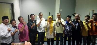 Ketua Relawan Ratu Ati Marliati (RAM) yang sebelumnya dijabat oleh Endang Efendi digantikan oleh Isro Mi'raj.