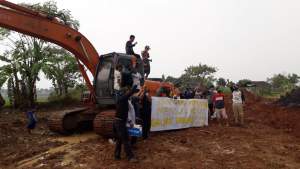 Tolak Galian Tanah, Warga Desa Kemuning Kresek Gelar Aksi Unjuk Rasa
