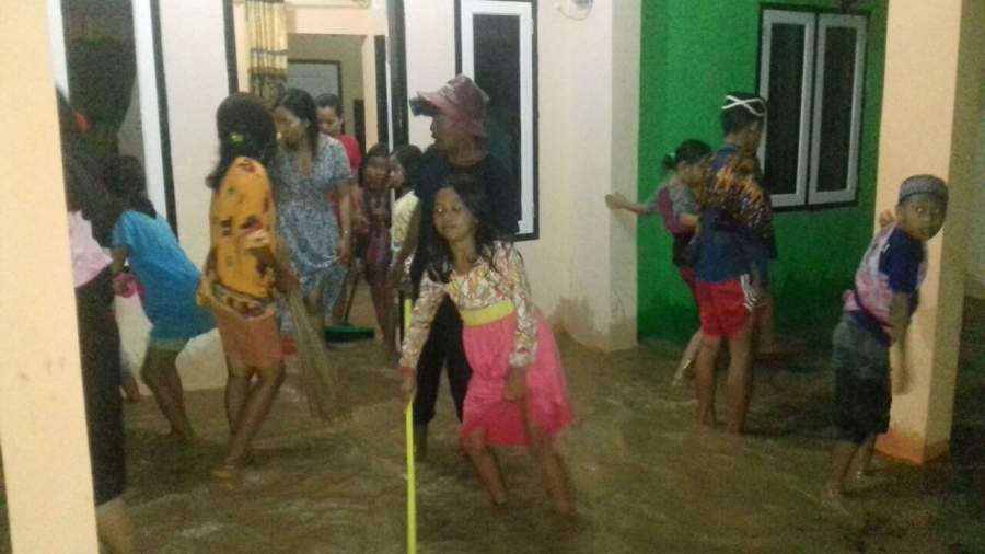Banjir Bandang Juga terjang Kecamatan Cipanas