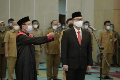 Hari Terakhir Jabat Walkot Tangsel, Airin Lantik Bambang Noertjahjo Sebagai Sekda Definitif